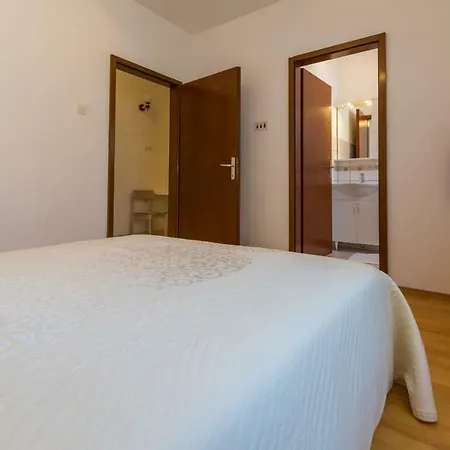 Dora Apartment Selce