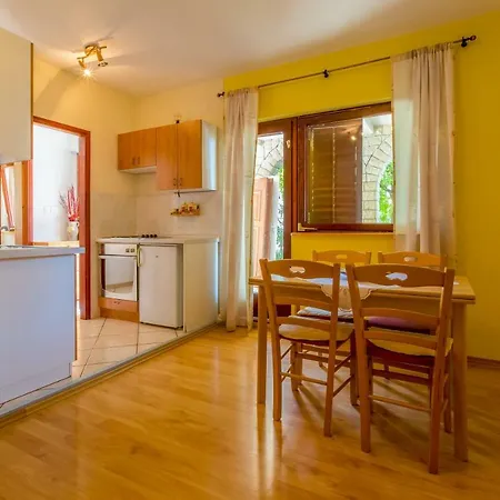 Apartment Dora