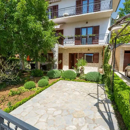 Apartment Dora Selce